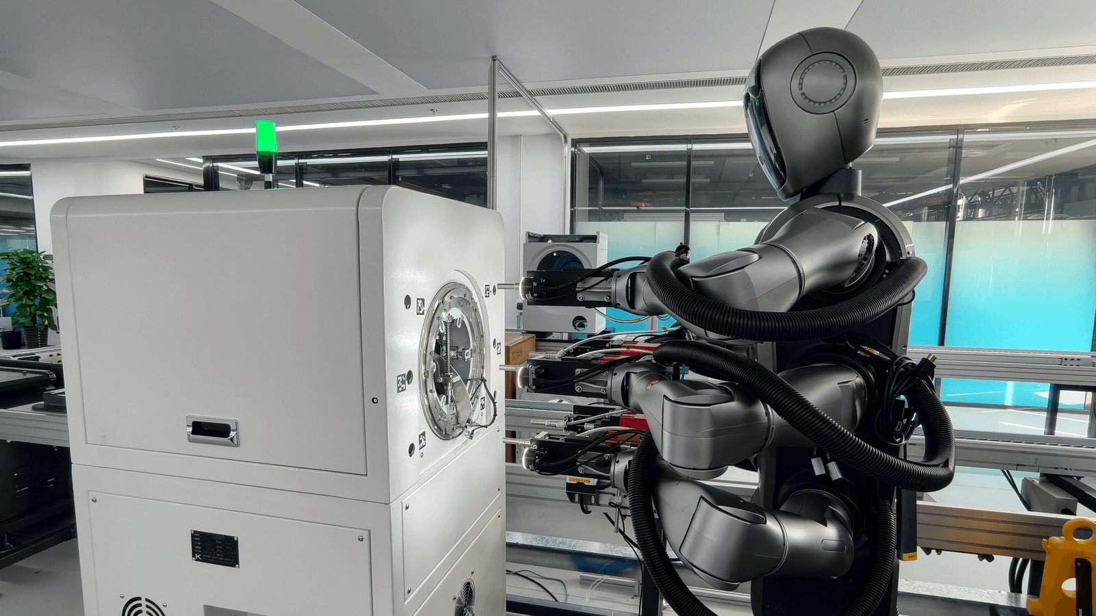 Midea Robot Screws Panels Onto 100,000 Washing Machines
